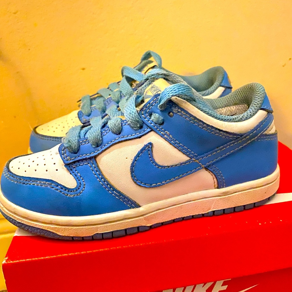 University Blue Preschool Nike dunks